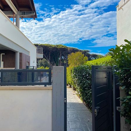 The Shabby House - Charming Seaside Retreat In Central Anzio, Steps From Beach And Train Station Exterior foto