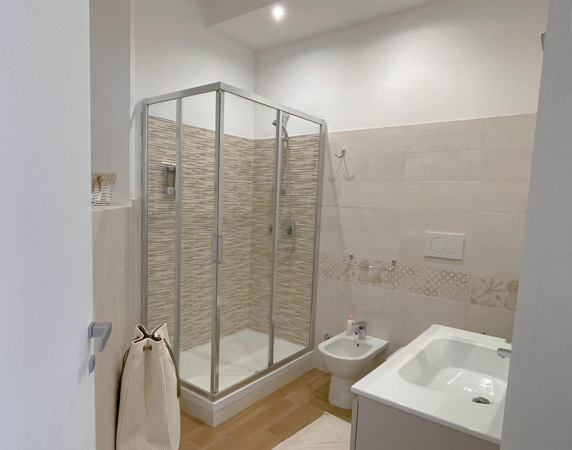 The Shabby House - Charming Seaside Retreat In Central Anzio, Steps From Beach And Train Station Exterior foto