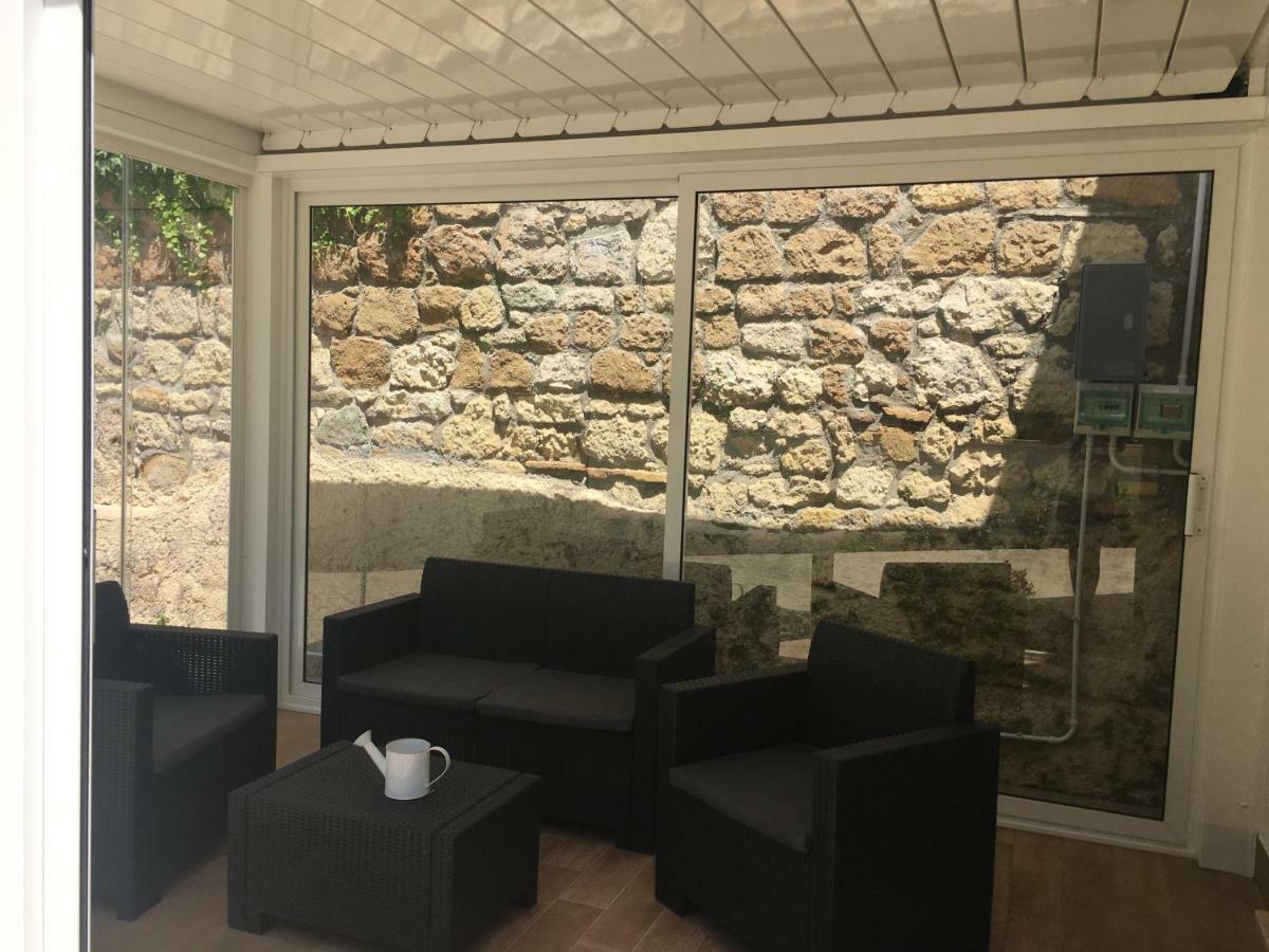 The Shabby House - Charming Seaside Retreat In Central Anzio, Steps From Beach And Train Station Exterior foto